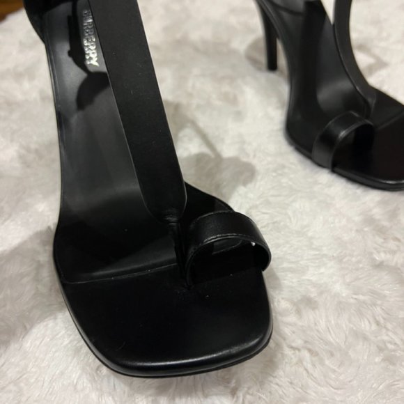 BURBERRY HEEL SIZE 40 BRAND NEW NEVER WORN - Picture 6 of 6